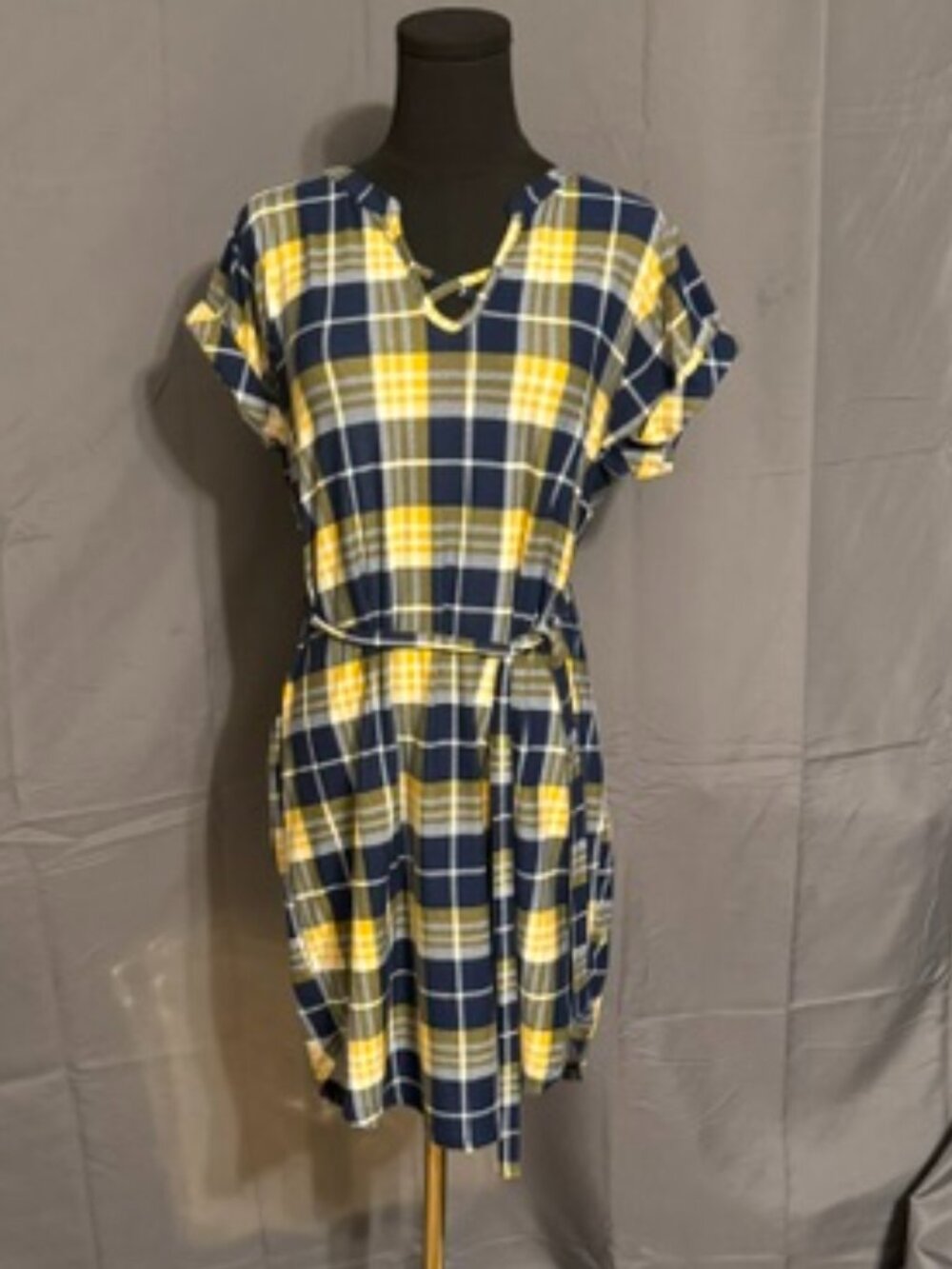 BOBBIE BROOKS Plaid Belted Tunic Size M
